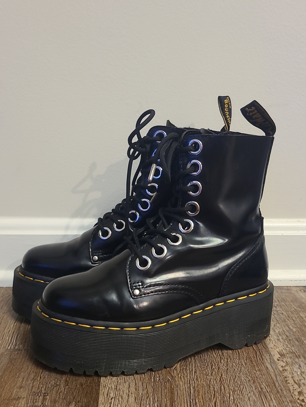Dr Martens Jadon Max Platform Boots